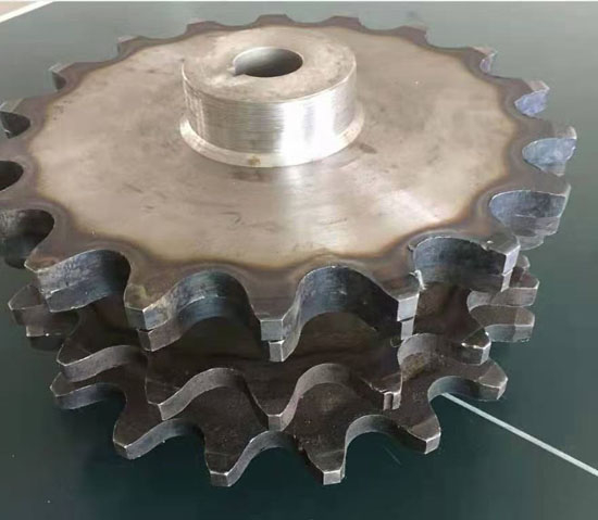 供應碳鋼四排鏈輪